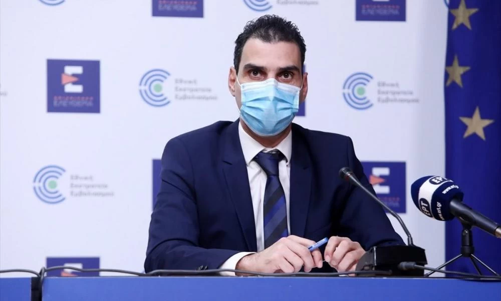 Θεμιστοκλέους: Μεθαύριο ανοίγουν τα ραντεβού με όλα τα εμβόλια